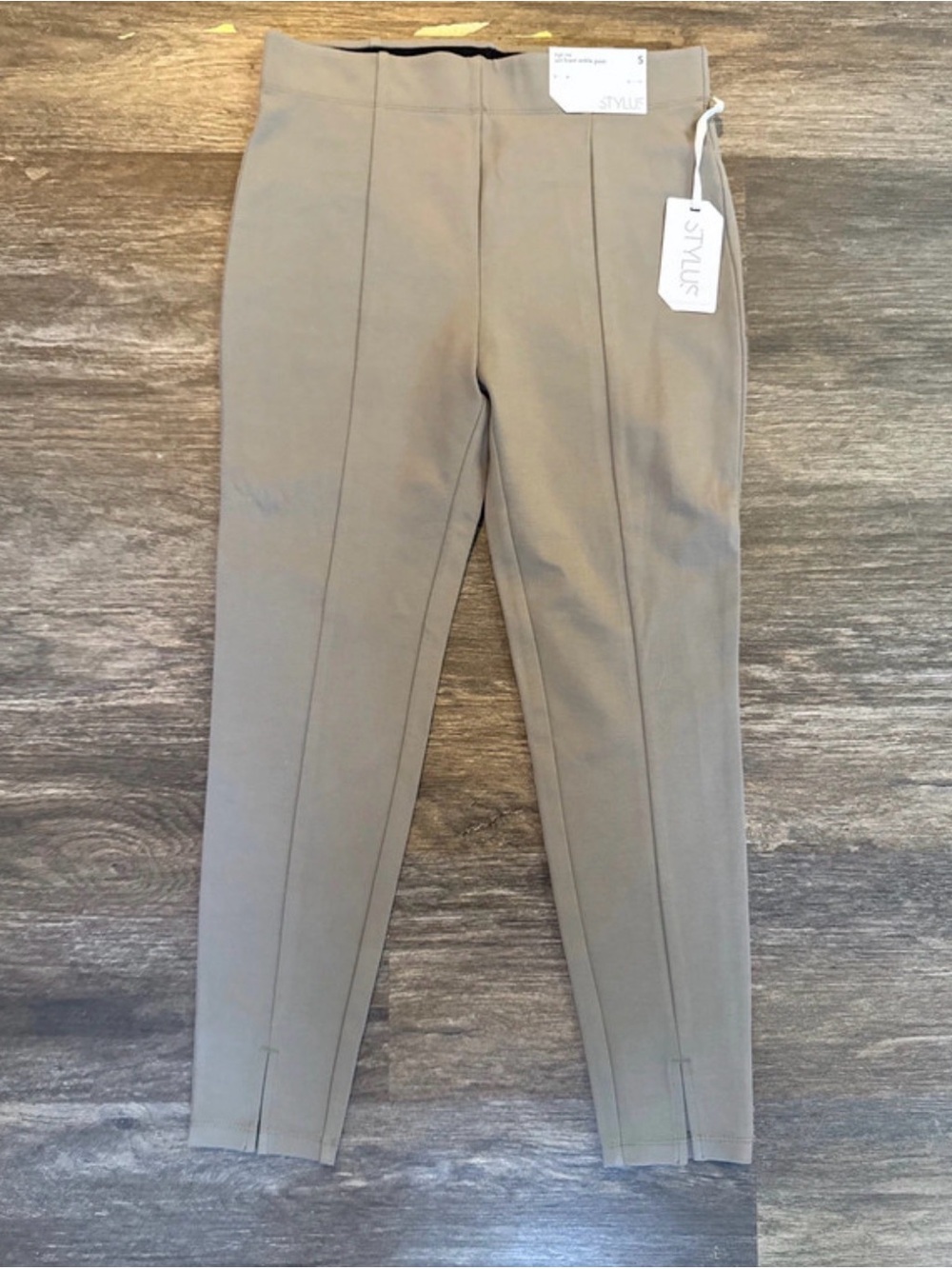 STYLUS Men’s Taupe Slim Tapered Chinos